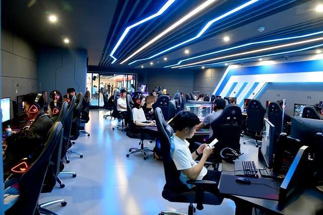 朝鲜网吧开业人满为患，都能玩什么游戏？打使命召唤？