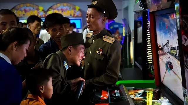 朝鲜网吧开业人满为患，都能玩什么游戏？打使命召唤？